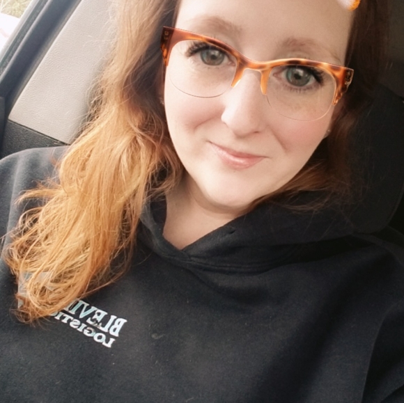 Meet your Posher, Amanda - Picture 4 of 4